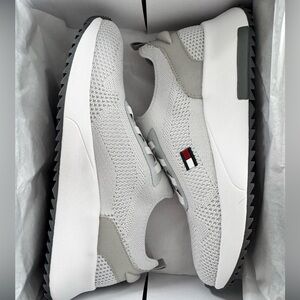 Tommy Hilfiger Women’s Zaide Sneaker